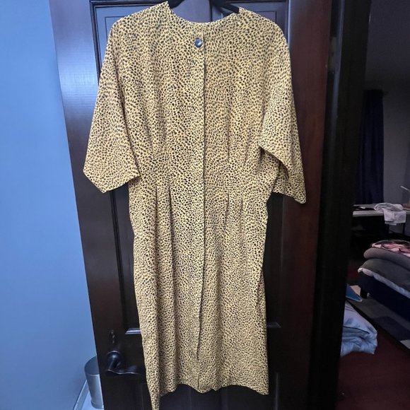 VINTAGE SHORT SLEEVE SATIN MIDI DRESS, SIZE US LARGE, LEOPARD PRINT - Picture 2 of 7